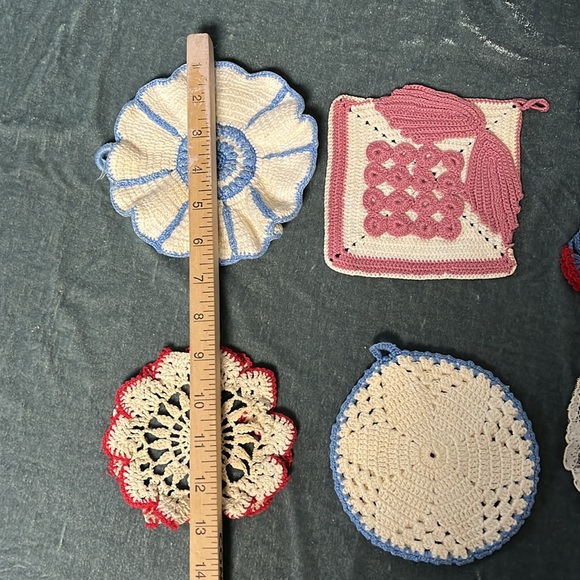 6 Pc VTG Doilies and Potholders - Picture 2 of 4